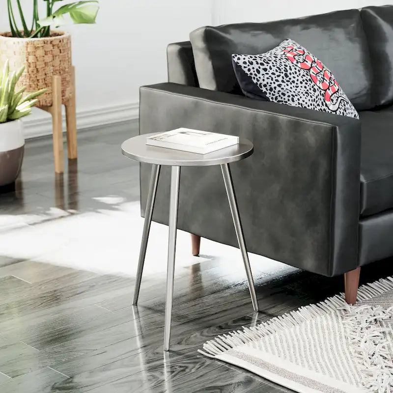 Table d'appoint en fonte d'aluminium argentée, une pièce