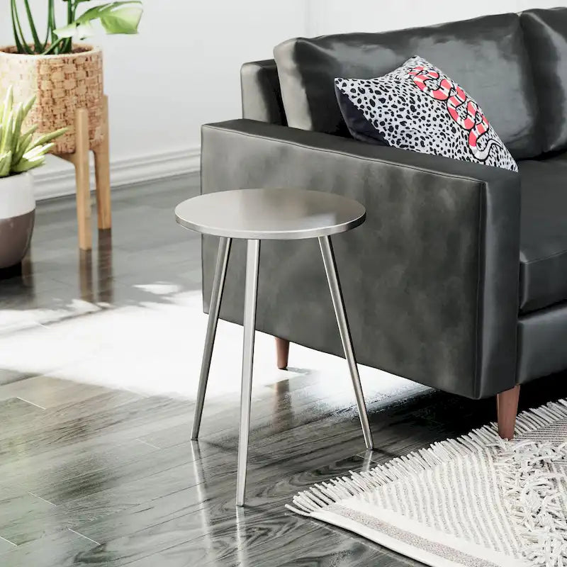 Table d'appoint en fonte d'aluminium argentée, une pièce