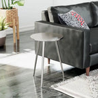Table d'appoint en fonte d'aluminium argentée, une pièce