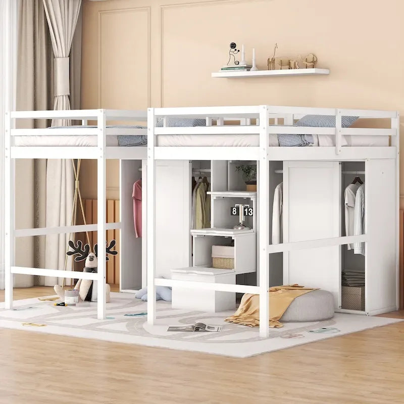 Lits superposés doubles avec armoires et escalier